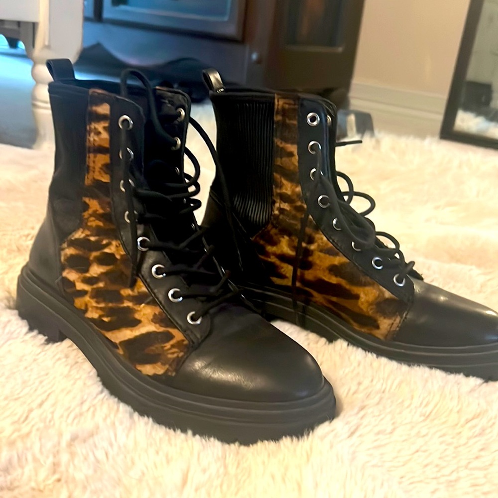 Perfect condition Vince Camuto boots size 6.5 leather